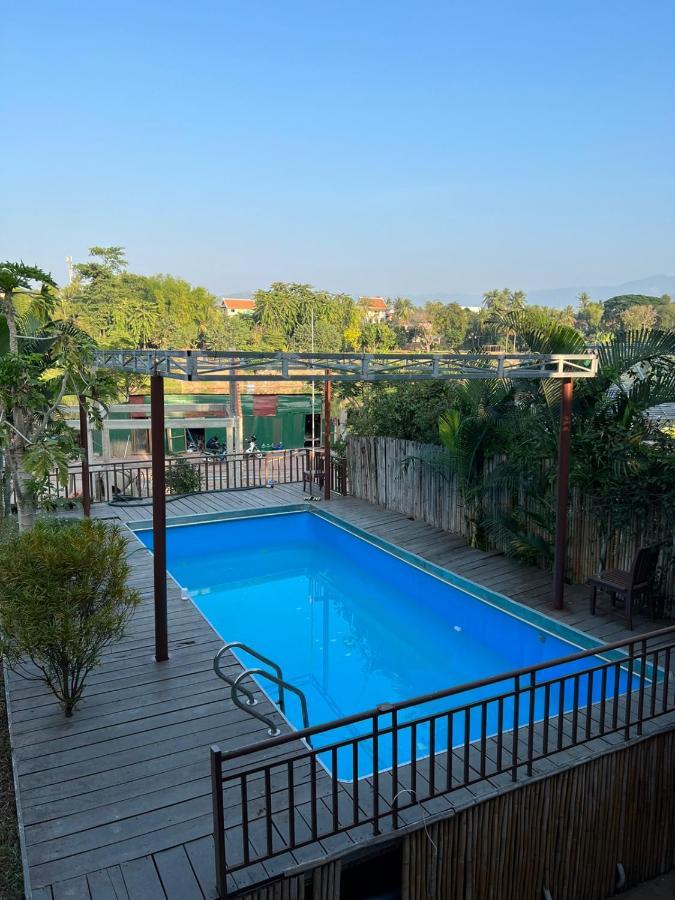 Namkhan Riverside Hotel 루앙프라방 외부 사진