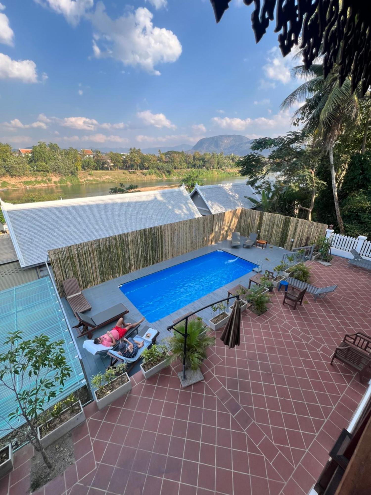Namkhan Riverside Hotel 루앙프라방 외부 사진